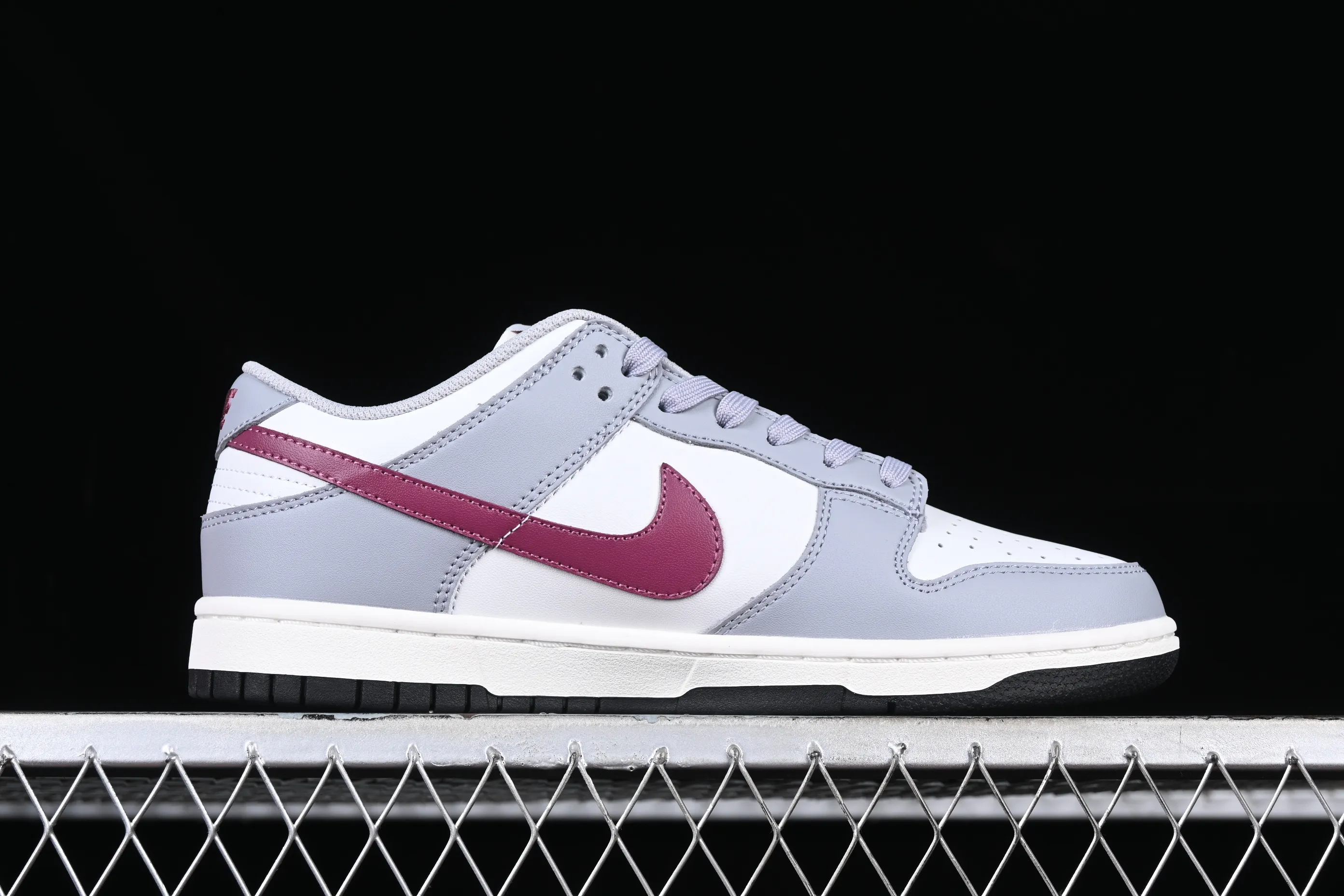 All categories Nk SB Dunk series Nk SB Dunk Low low-top sneakers Nk Dunk Low "Grey White" gray burgundy low-top retro sports and leisure sneakers DD1503-122